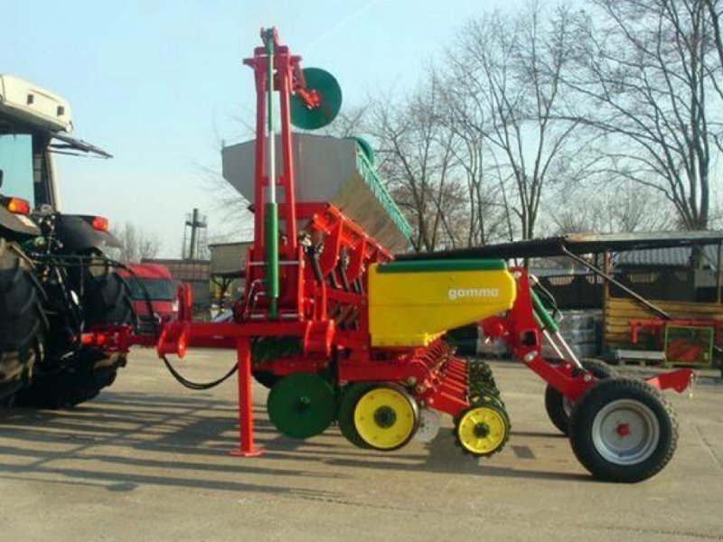 Gareeggenfelder of the type Unia Gamma,  in Луцьк (Picture 1)