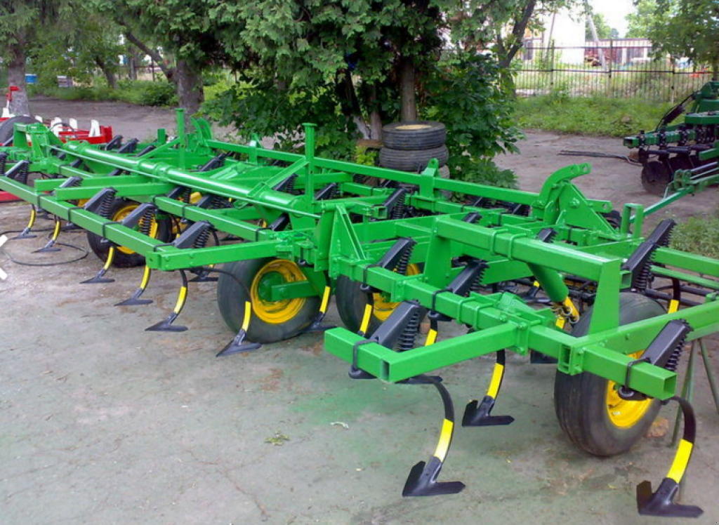 Kartoffelpflegetechnik des Typs John Deere 1010,  in Новоархангельськ (Bild 2)