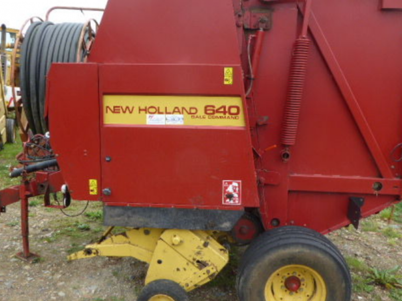 Rundballenpresse типа New Holland 640,  в Струмівка (Фотография 1)