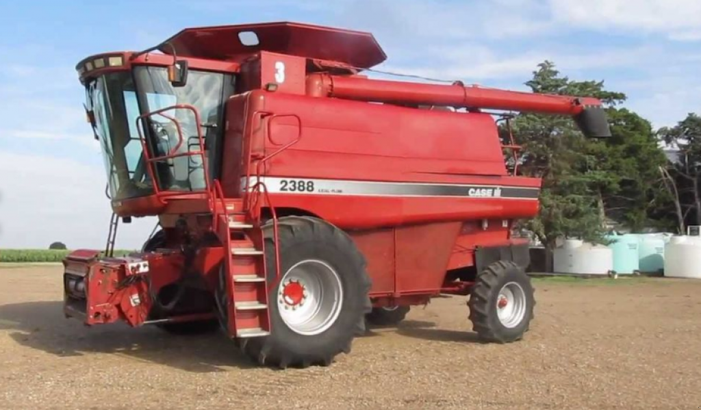 Oldtimer-Mähdrescher van het type Case IH Axial Flow 2388, Neumaschine in Нова Одеса (Foto 1)