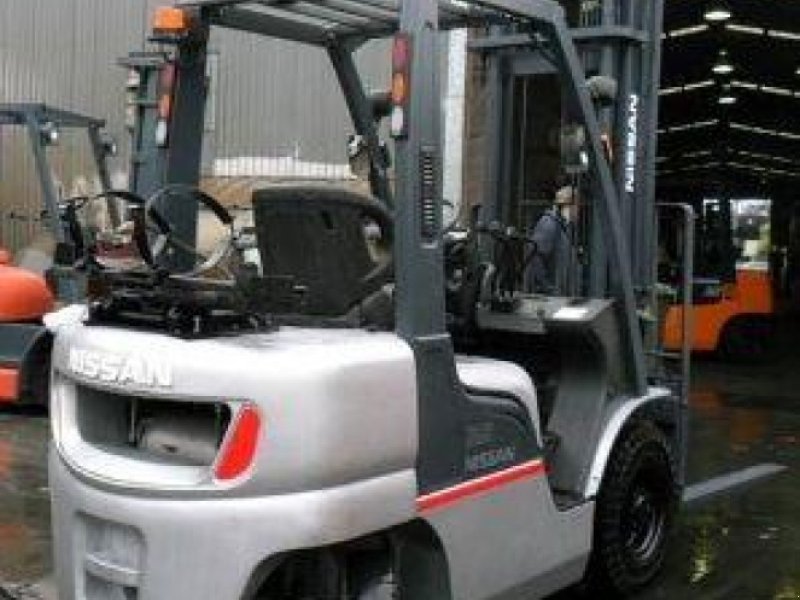 Gabelstapler vrste Nissan FG 30,  v Харків (Slika 1)