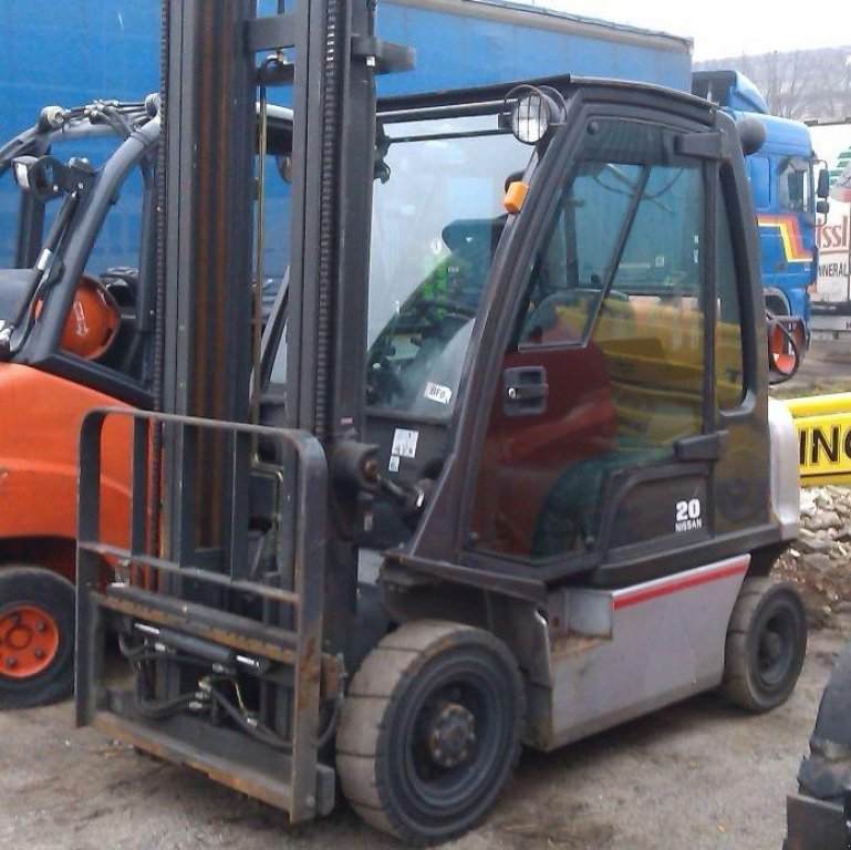 Gabelstapler typu Nissan FG 20,  v Харків (Obrázek 1)