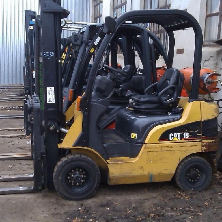 Gabelstapler typu Caterpillar GP18N,  v Харків (Obrázek 1)