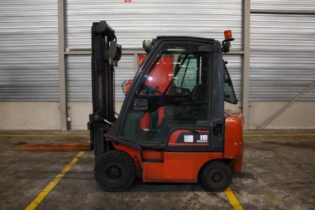 Gabelstapler typu Nissan FD 18,  v Харків (Obrázek 1)