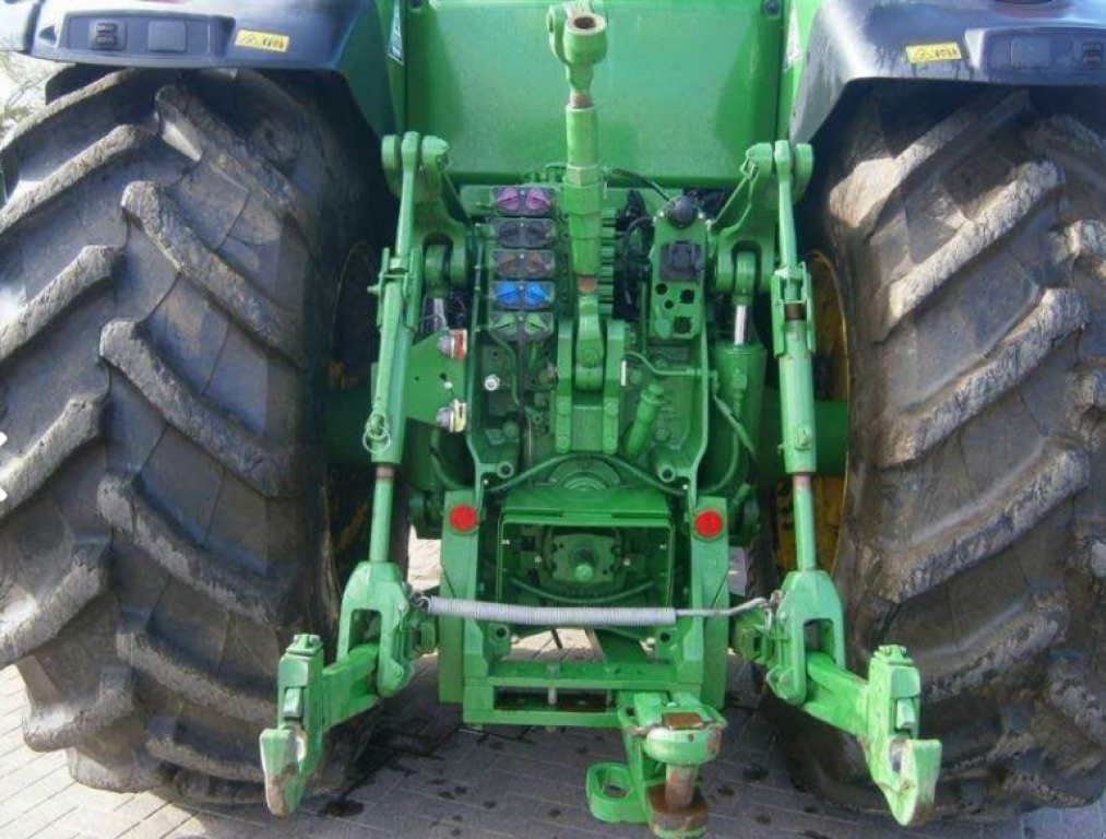 Oldtimer-Traktor typu John Deere 8360R,  v Київ (Obrázek 3)