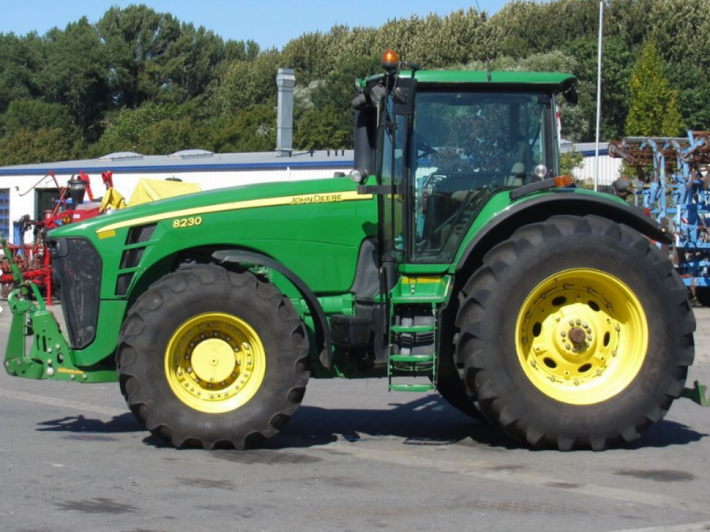 Oldtimer-Traktor tipa John Deere 8230, Neumaschine u Київ (Slika 2)