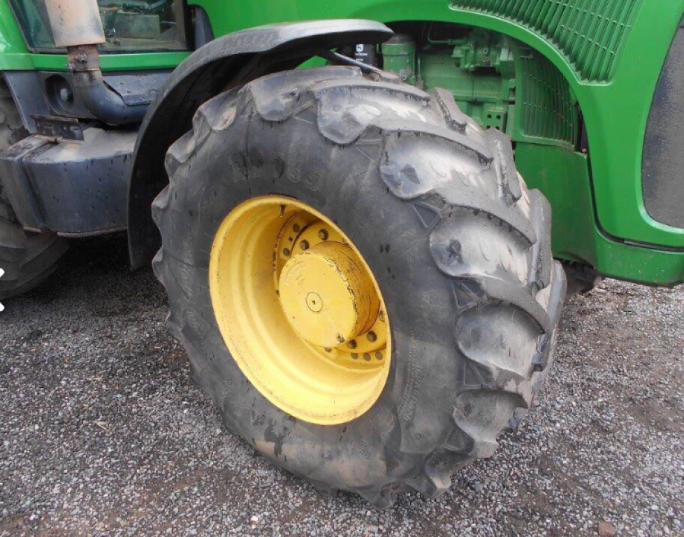 Oldtimer-Traktor van het type John Deere 8520, Neumaschine in Київ (Foto 3)