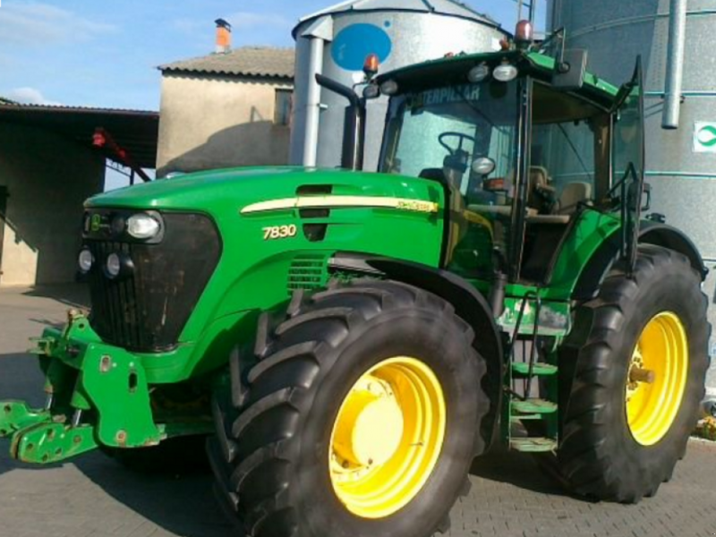 Oldtimer-Traktor tip John Deere 7830, Neumaschine in Звенигородка (Poză 1)