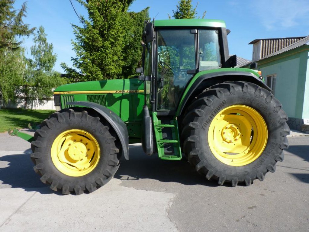 Oldtimer-Traktor typu John Deere 6910 TLS, Neumaschine w Звенигородка (Zdjęcie 3)