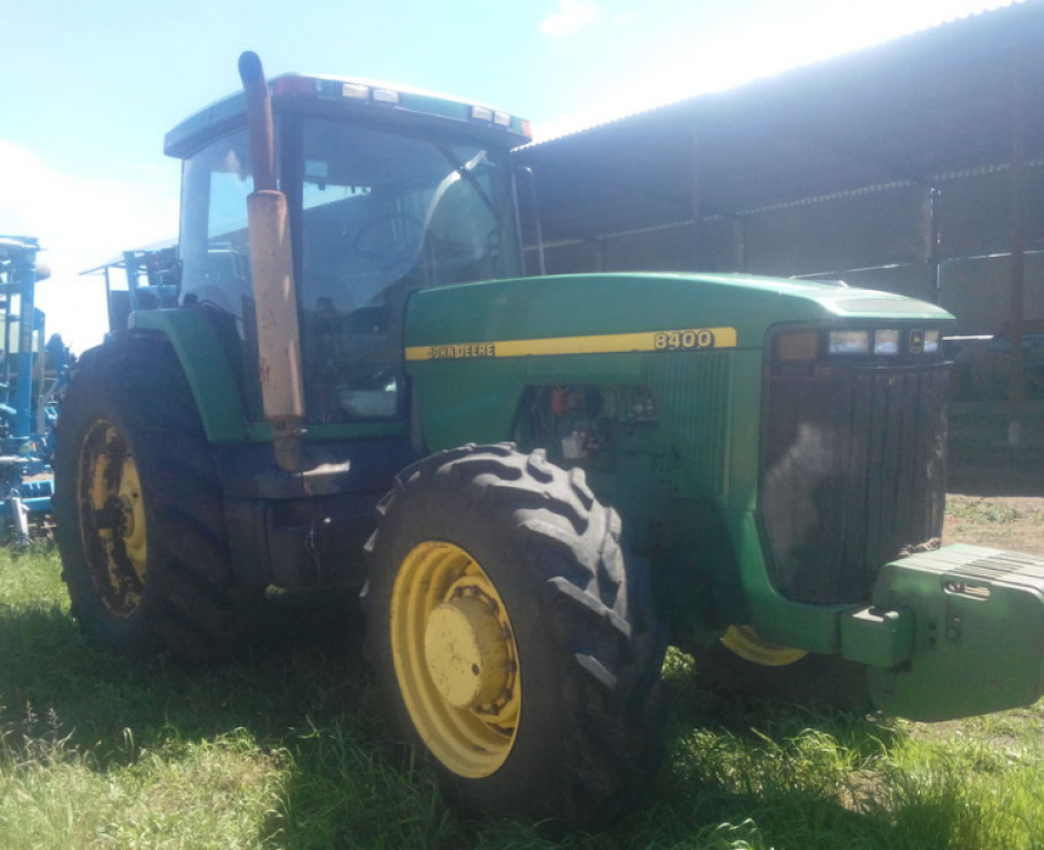 Oldtimer-Traktor tip John Deere 8400, Neumaschine in Сарата (Poză 8)