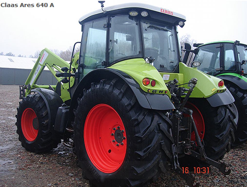 Oldtimer-Traktor des Typs CLAAS Arion 640, Neumaschine in Рівне (Bild 2)