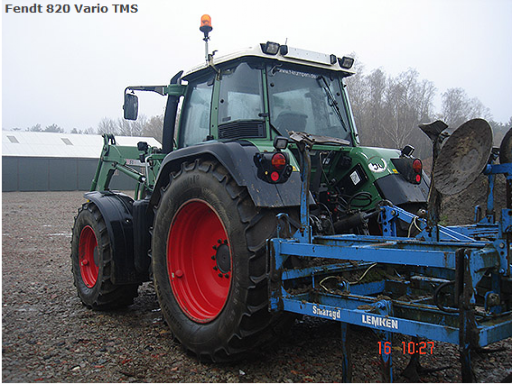Oldtimer-Traktor des Typs Fendt 820 Vario, Neumaschine in Рівне (Bild 3)
