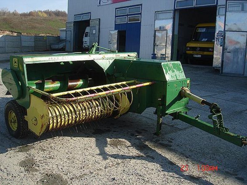 Hochdruckpresse des Typs John Deere 342,  in Рівне (Bild 1)