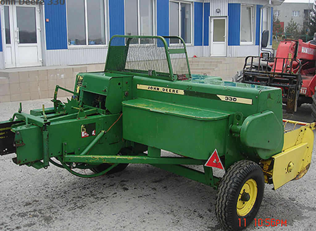 Hochdruckpresse des Typs John Deere 330,  in Рівне (Bild 2)