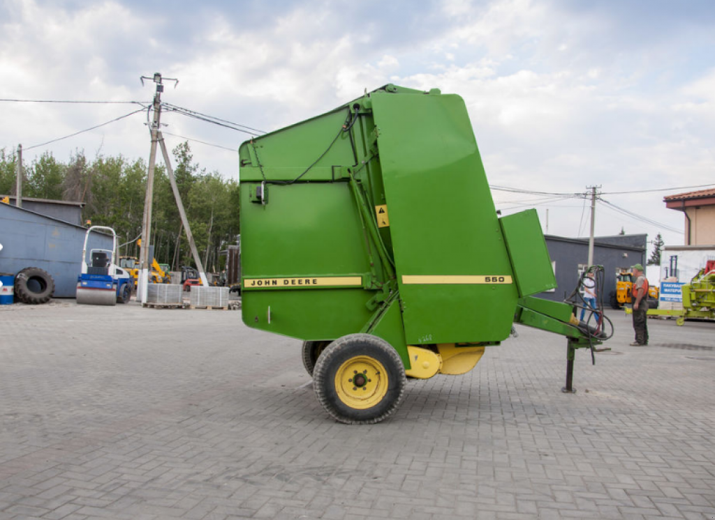 Rundballenpresse des Typs John Deere 550,  in Луцьк (Bild 5)