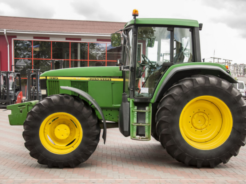 Oldtimer-Traktor tip John Deere 6910, Neumaschine in Луцьк (Poză 1)