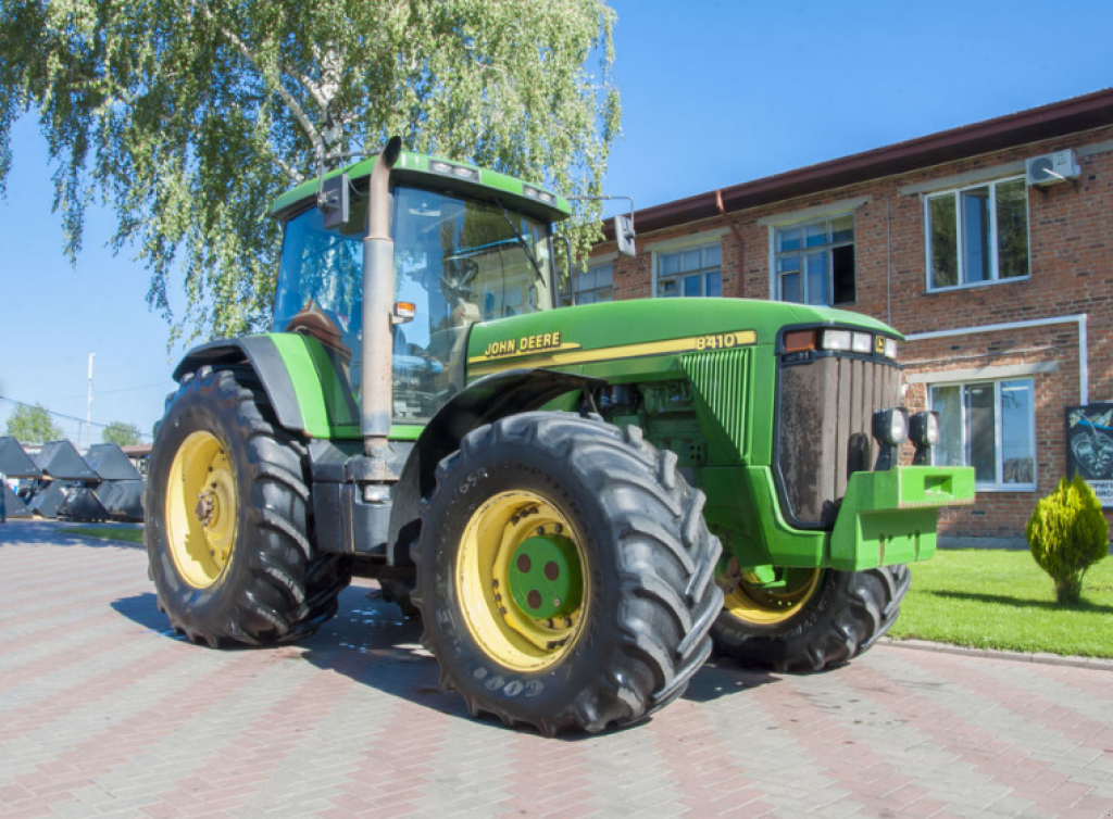 Oldtimer-Traktor del tipo John Deere 8410, Neumaschine en Луцьк (Imagen 4)