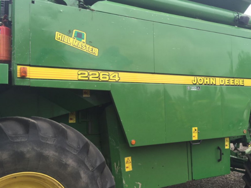 Oldtimer-Mähdrescher typu John Deere 2264,  v Макаров (Obrázek 1)