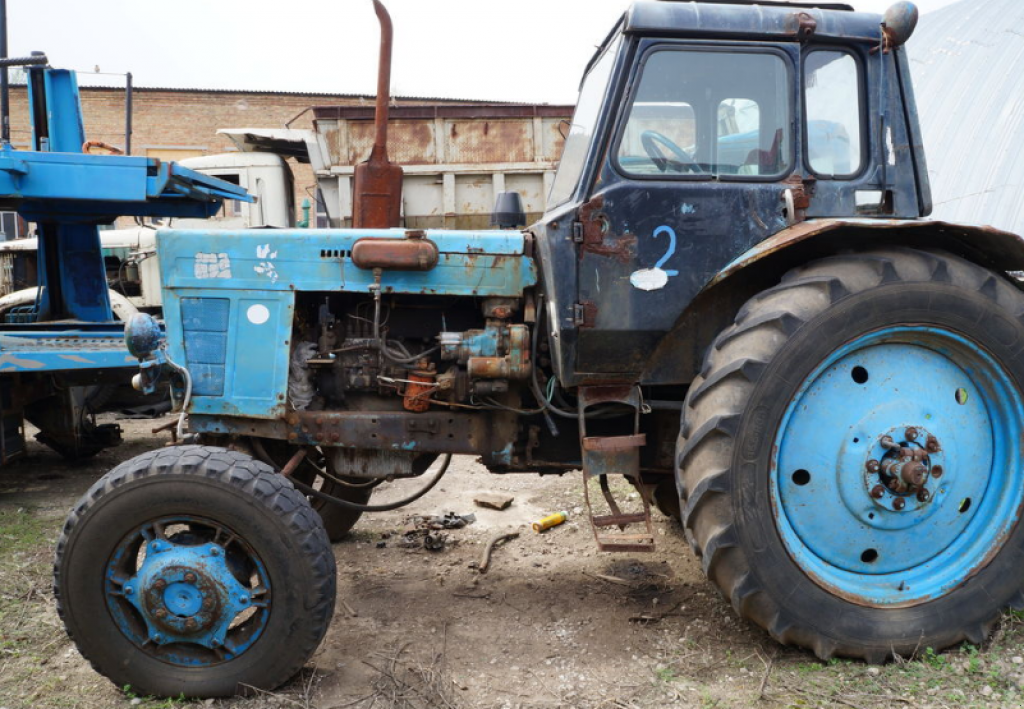 Oldtimer-Traktor tip Belarus Беларус-82, Neumaschine in Запоріжжя (Poză 1)