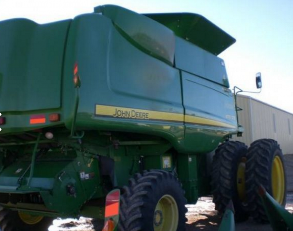 Oldtimer-Mähdrescher of the type John Deere 9770 STS, Neumaschine in Київ (Picture 2)