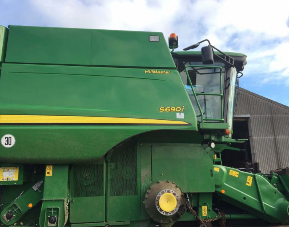 Oldtimer-Mähdrescher del tipo John Deere S690i HillMaster, Neumaschine In Чорномор'ївка (Immagine 7)