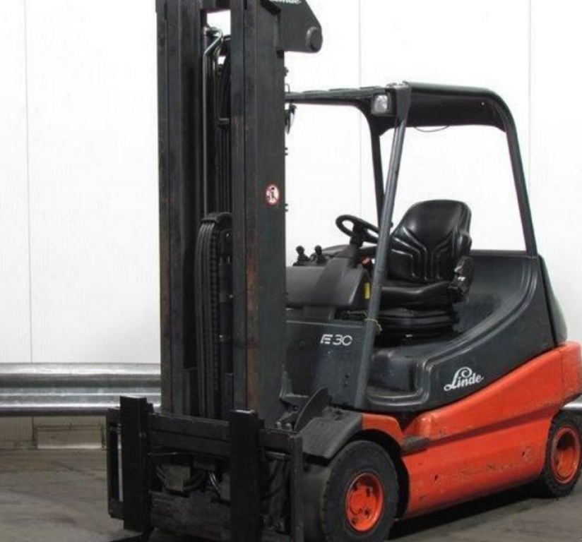 Gabelstapler typu Linde E30,  v Київ (Obrázek 1)