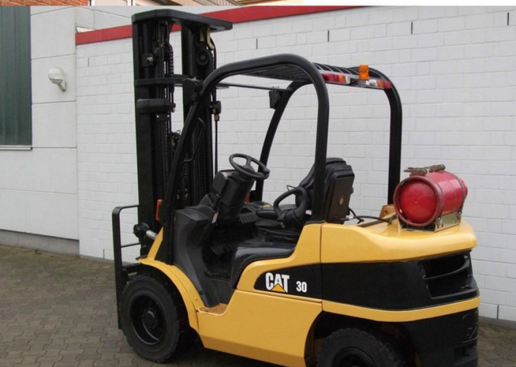 Gabelstapler typu Caterpillar GP35N,  v Київ (Obrázek 1)