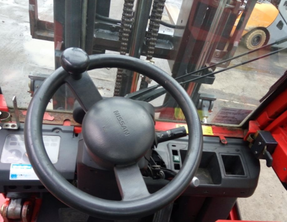 Gabelstapler typu Nissan FD 25,  v Київ (Obrázek 8)
