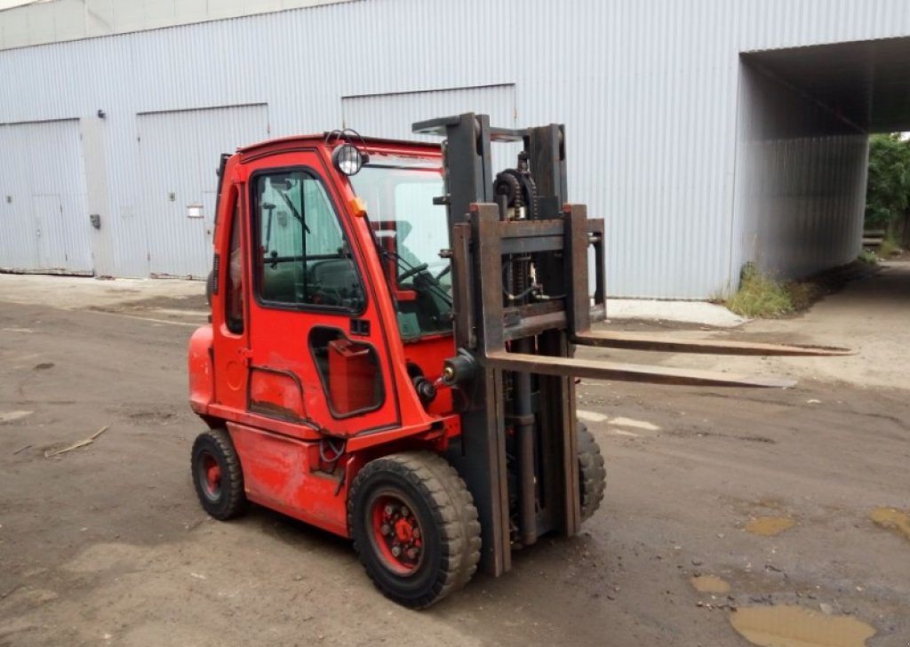 Gabelstapler typu Nissan FD 25,  v Київ (Obrázek 1)