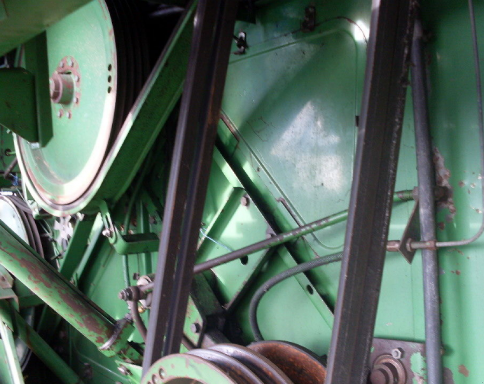 Oldtimer-Mähdrescher van het type John Deere 1075, Neumaschine in Чернівці (Foto 10)