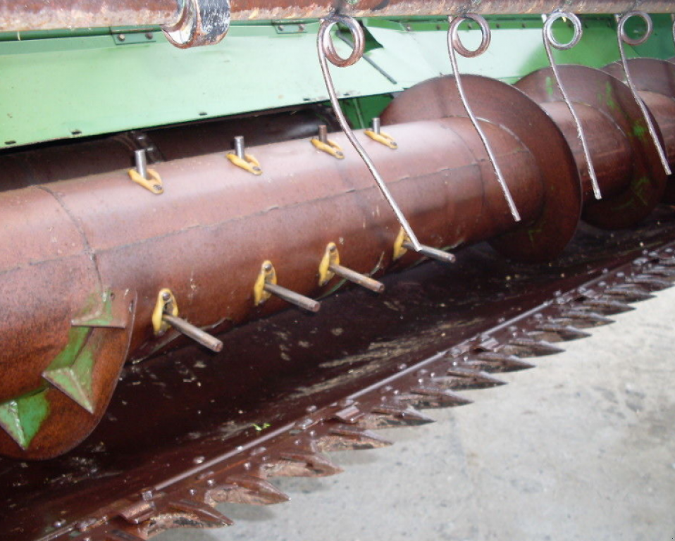 Oldtimer-Mähdrescher van het type John Deere 1075, Neumaschine in Чернівці (Foto 7)