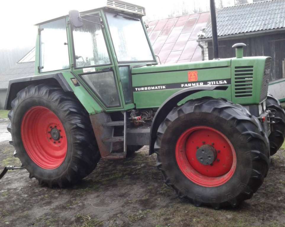 Oldtimer-Traktor typu Fendt Farmer 311 LSA,  v Стара Вижівка (Obrázek 1)