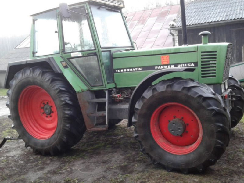 Oldtimer-Traktor del tipo Fendt Farmer 311 LSA,  en Стара Вижівка (Imagen 1)