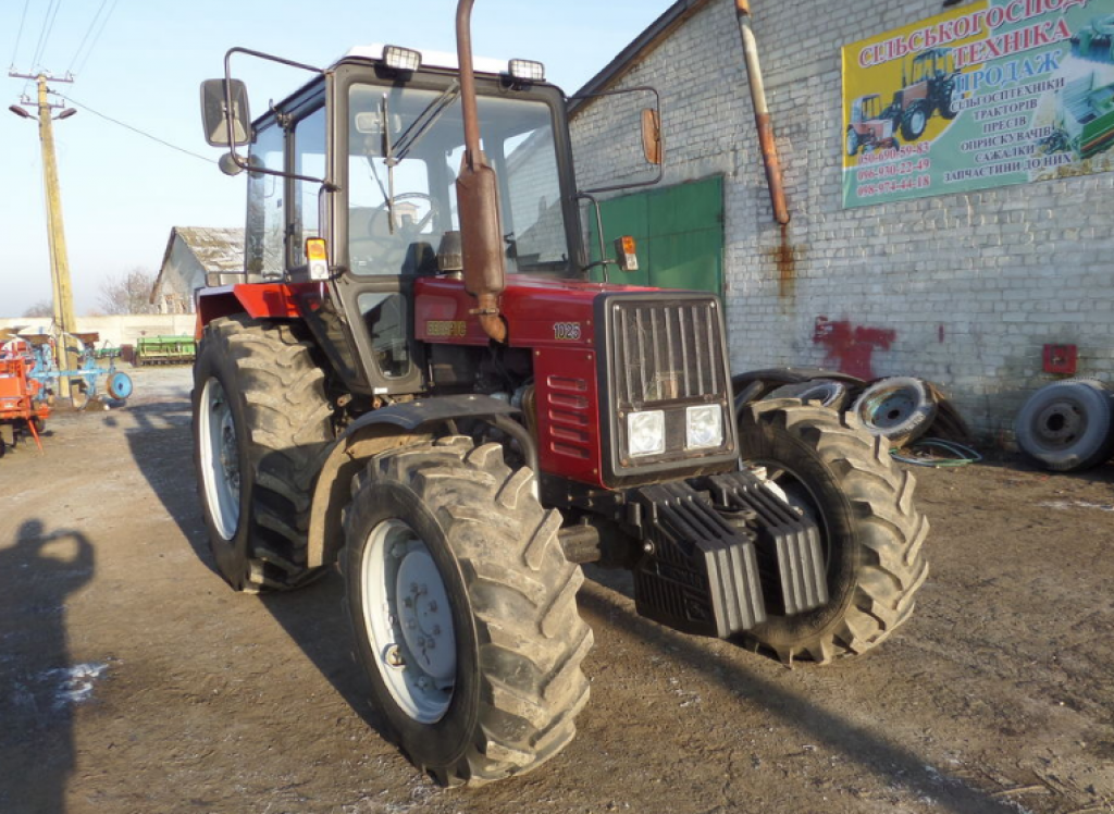 Oldtimer-Traktor типа Belarus Беларус-1025, Neumaschine в Стара Вижівка (Фотография 8)