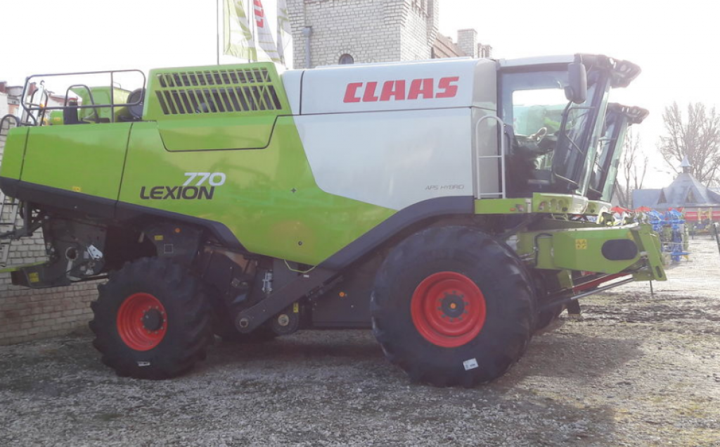 Oldtimer-Mähdrescher des Typs CLAAS Tucano 320, Neumaschine in Івано-Франківськ (Bild 7)