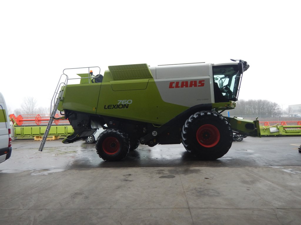 Oldtimer-Mähdrescher a típus CLAAS Lexion 760, Neumaschine ekkor: Київ (Kép 2)