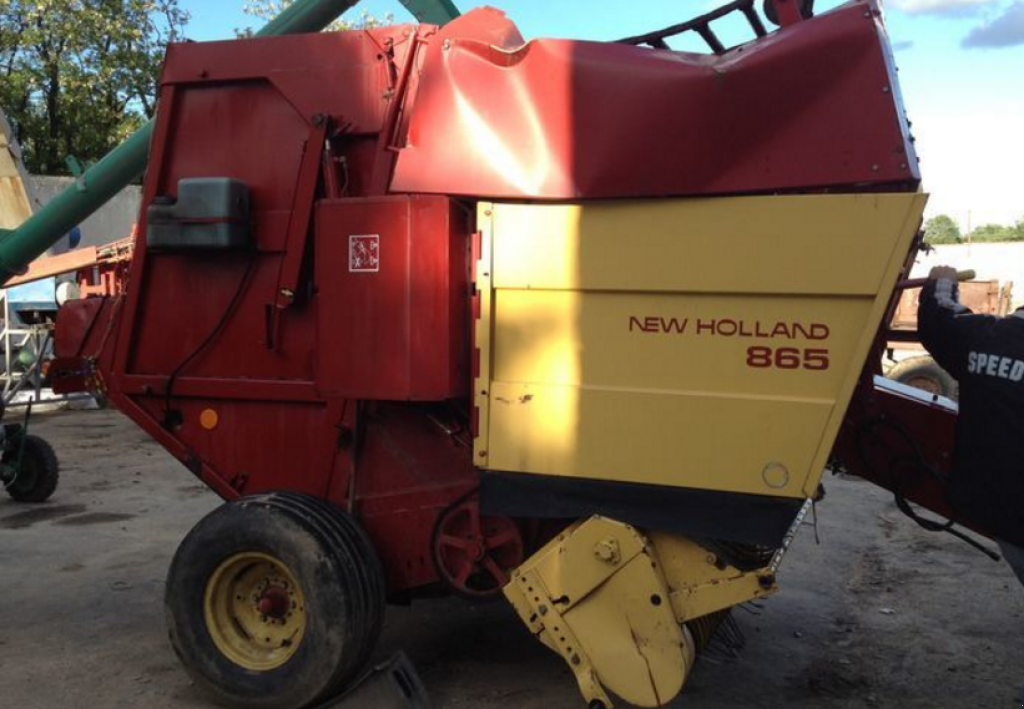 Rundballenpresse van het type New Holland 865,  in Хмельницький (Foto 3)