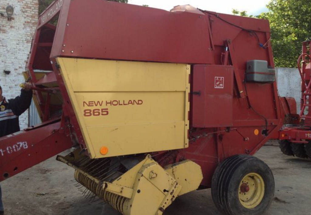 Rundballenpresse van het type New Holland 865,  in Хмельницький (Foto 2)