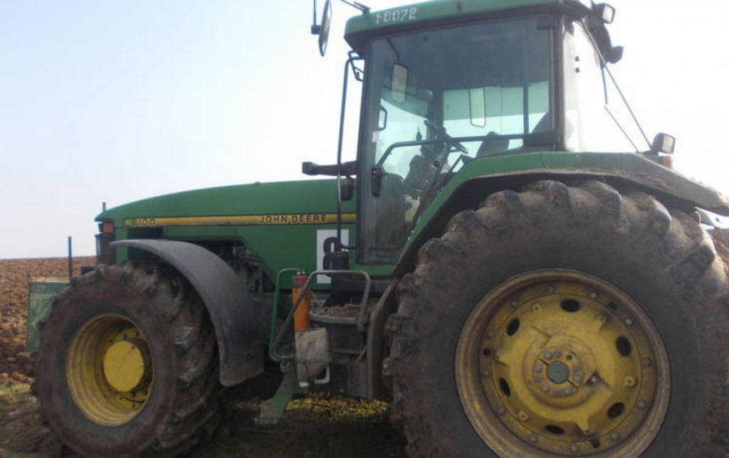 Oldtimer-Traktor typu John Deere 8100, Neumaschine v Хмельницький (Obrázek 1)