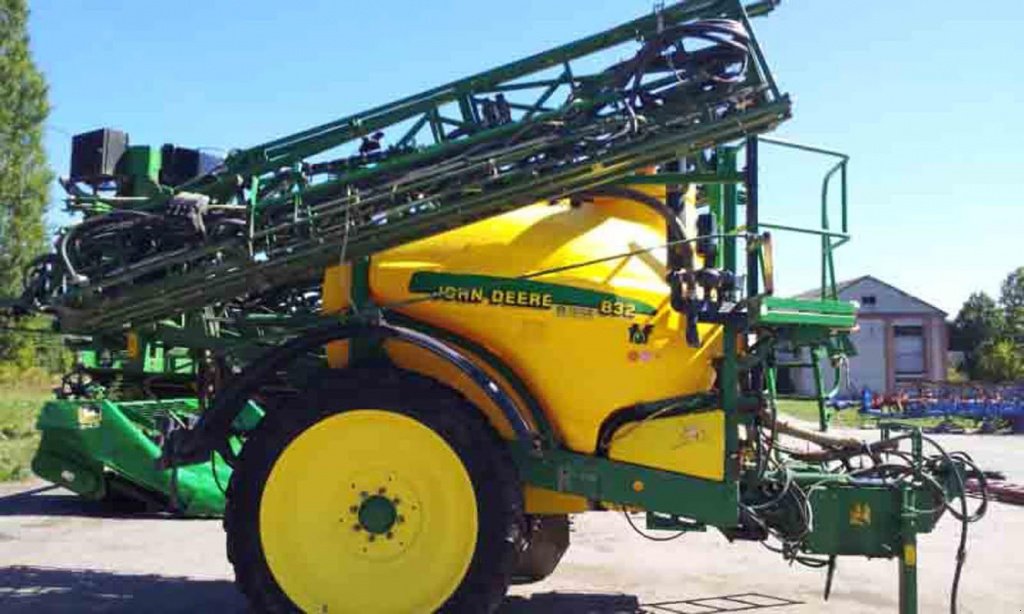 Weinbauspritze typu John Deere 832,  v Бродецьке (Obrázek 1)