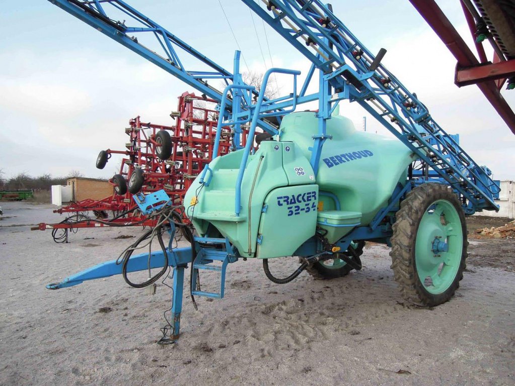 Weinbauspritze typu Berthoud Tracker 3200,  v Бродецьке (Obrázek 3)