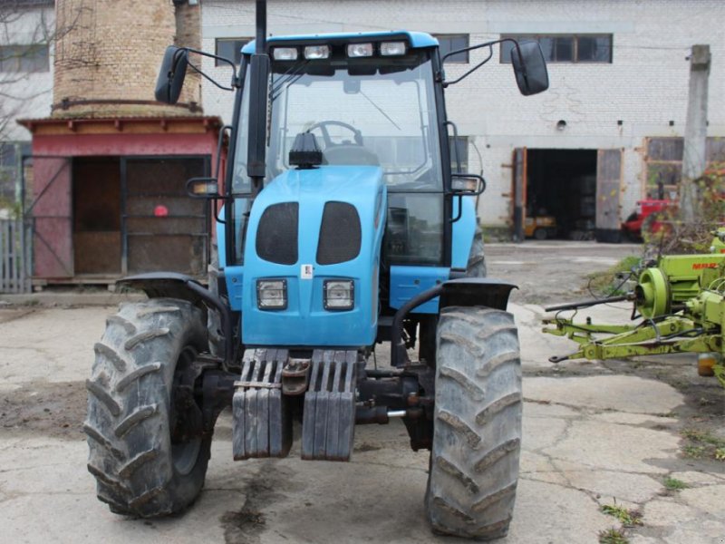 Oldtimer-Traktor del tipo Belarus Беларус-1025.2, Neumaschine en Ковель (Imagen 1)