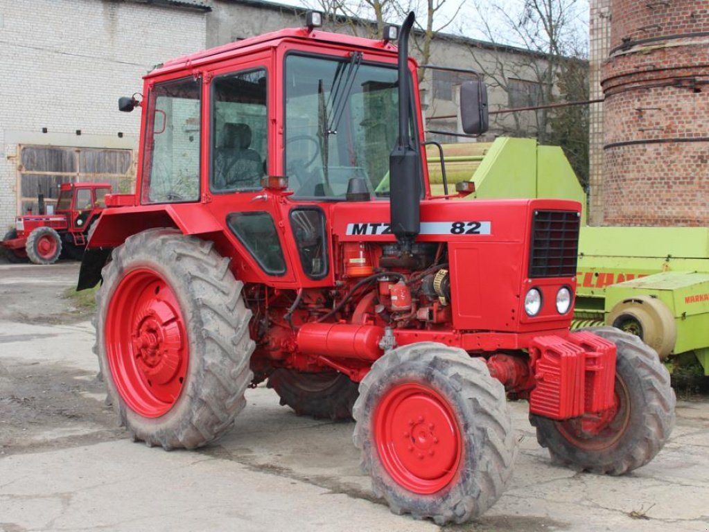 Oldtimer-Traktor typu Belarus Беларус-82, Neumaschine w Ковель (Zdjęcie 2)