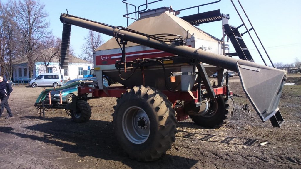 Gareeggenfelder typu Massey Ferguson 555,  v Суми (Obrázek 4)