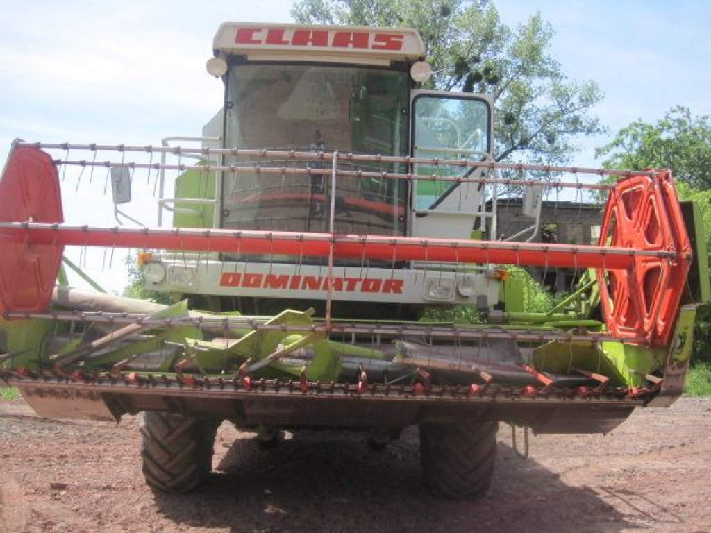 Oldtimer-Mähdrescher des Typs CLAAS Dominator 78 S, Neumaschine in Белз (Bild 10)