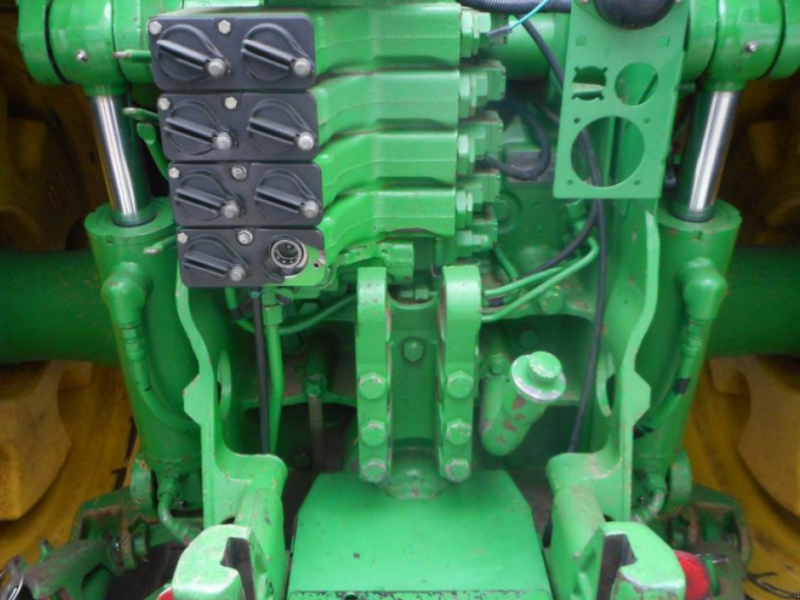 Oldtimer-Traktor of the type John Deere 8310, Neumaschine in Хмельницький (Picture 1)