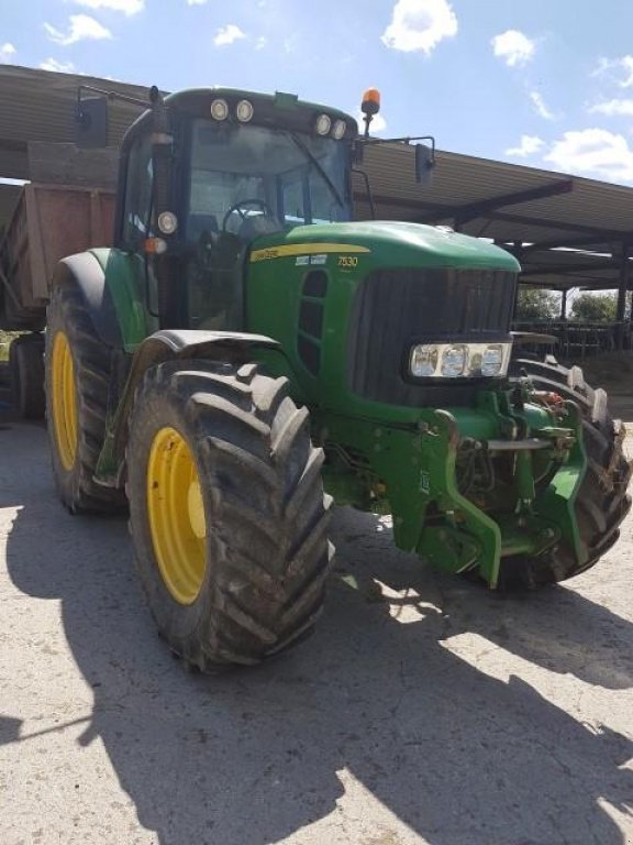 Oldtimer-Traktor a típus John Deere 7530 Premium, Neumaschine ekkor: Київ (Kép 1)