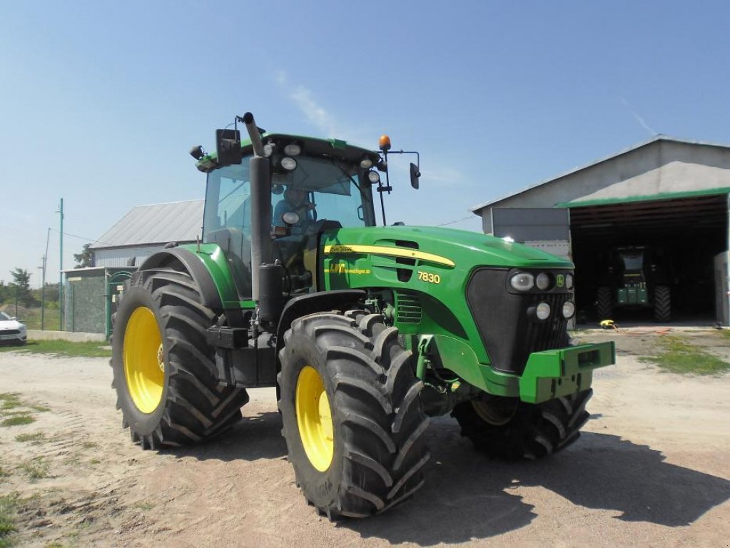 Oldtimer-Traktor van het type John Deere 7830, Neumaschine in Житомир (Foto 2)