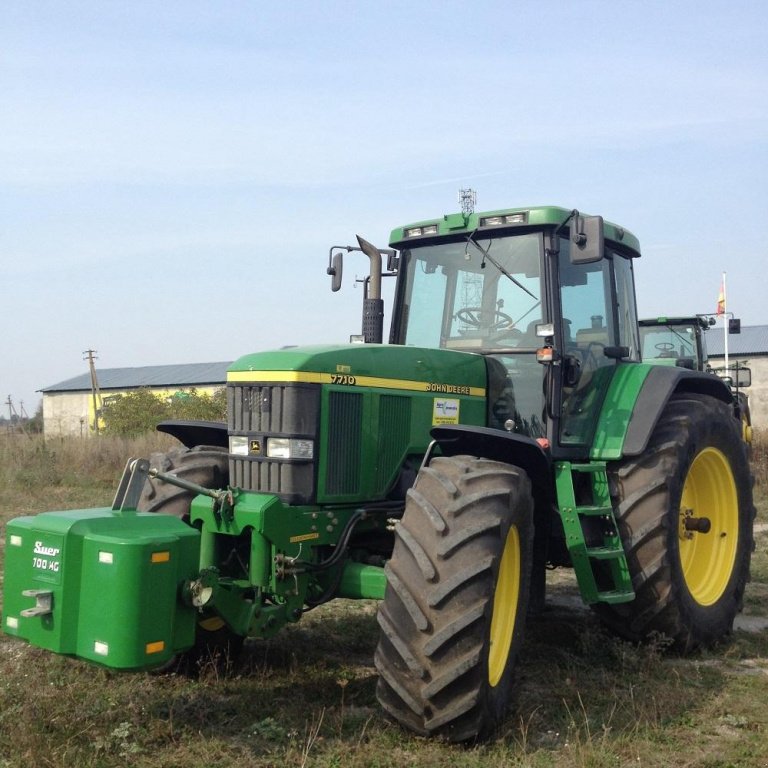 Oldtimer-Traktor typu John Deere 7710, Neumaschine v Житомир (Obrázek 1)