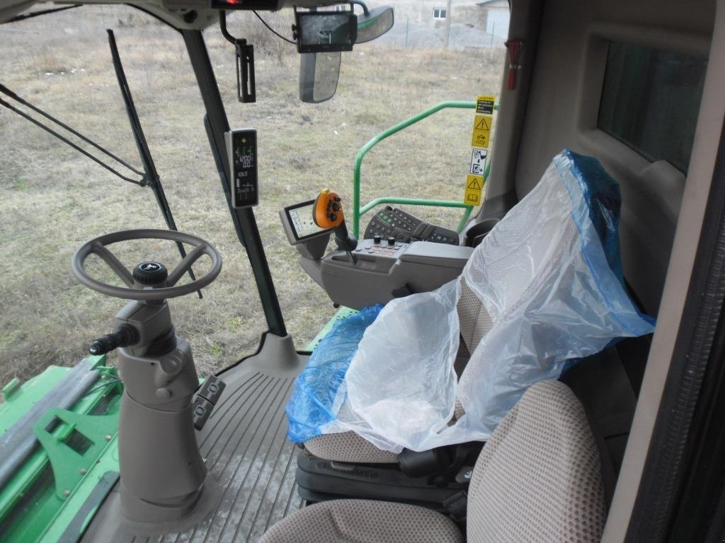 Oldtimer-Mähdrescher a típus John Deere W 650, Neumaschine ekkor: Житомир (Kép 5)